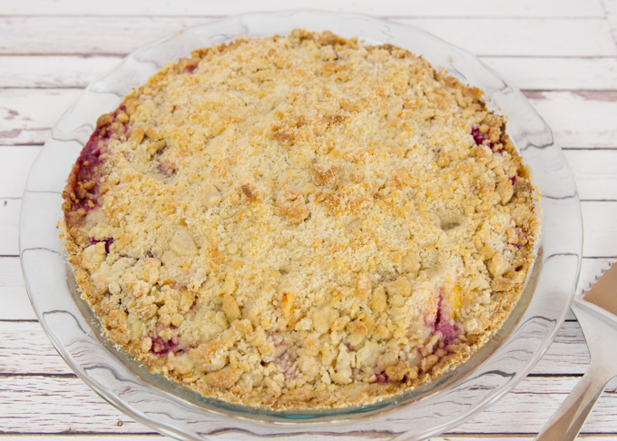 Blackberry Peach Crumble Pie