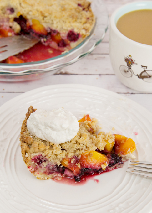  Blackberry Peach Crumble Pie