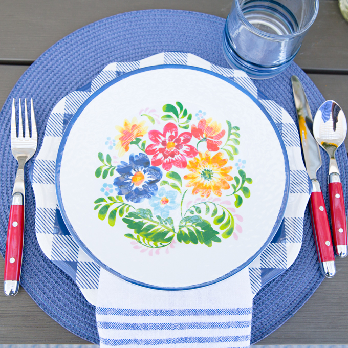 Blue Floral Outdoor Tablescape