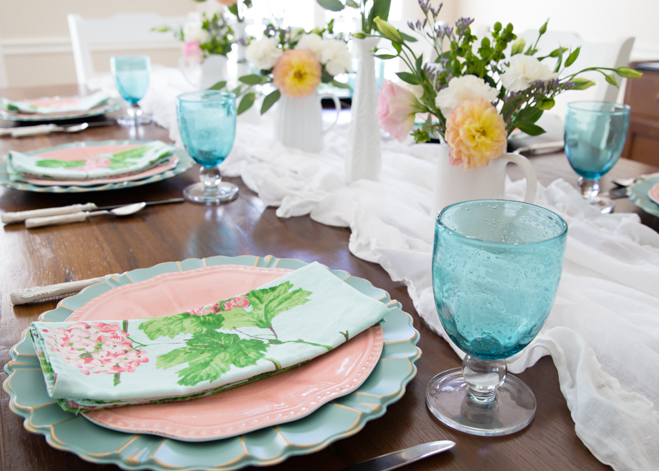 Pink & Aqua Summer Tablescape