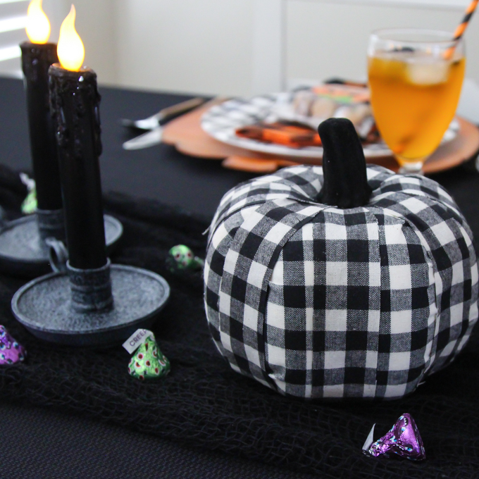 Black and Orange Halloween Tablescape