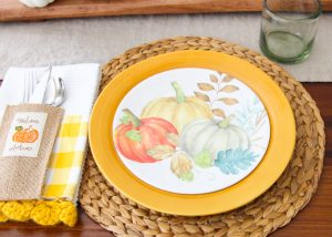 Simple Fall Tablescape