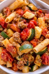 Rigatoni with sausage and zucchini